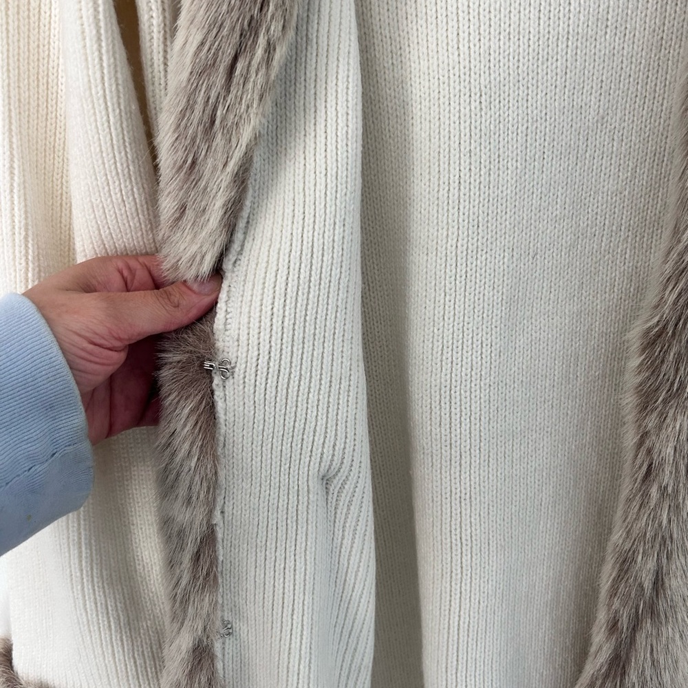 Christie & Jill Acrylic Cardigan Sweater Faux Fur Collar and Sleeve Ivory Large - Picture 12 of 15